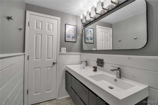 188 Dover Drive, West Seneca, NY 14224