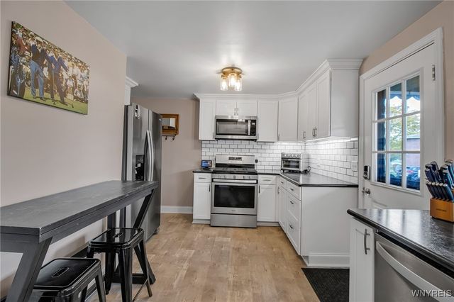 188 Dover Drive, West Seneca, NY 14224