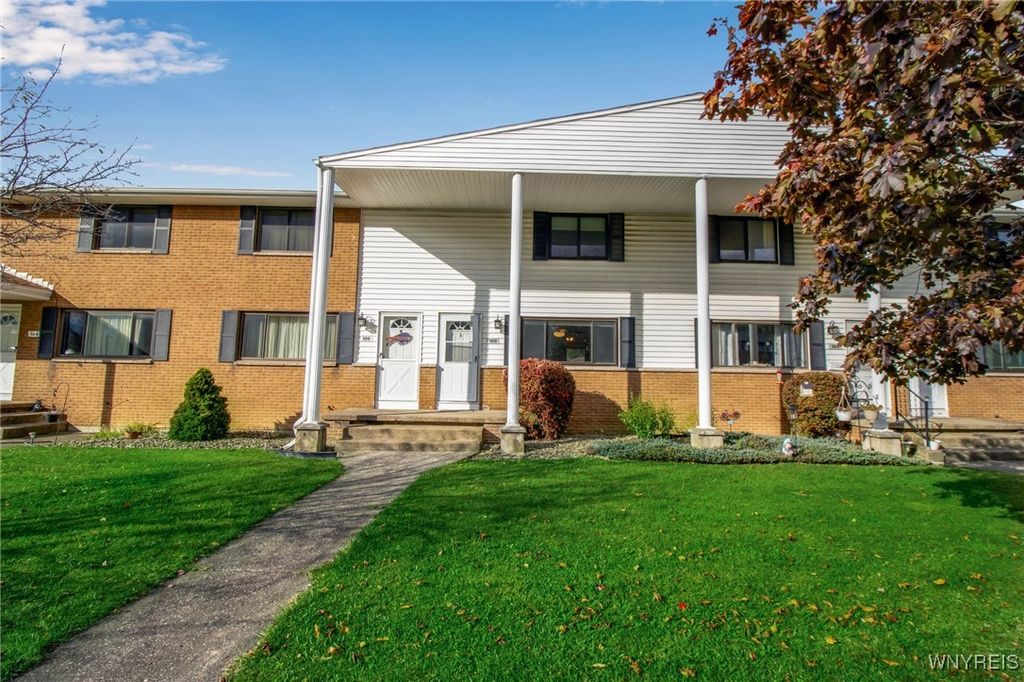 188 Dover Drive, West Seneca, NY 14224