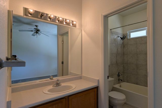 7604 Calle Armonia NE, Albuquerque, NM 87113