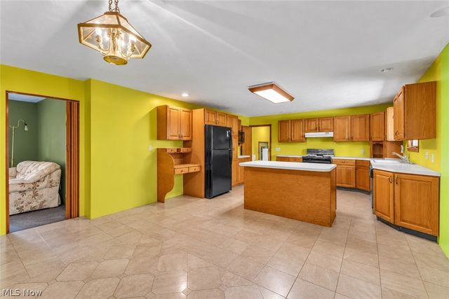 8935 Oberlin Road, Elyria, OH 44035