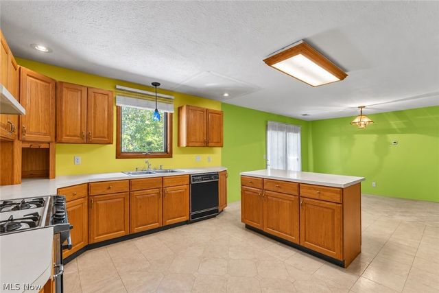 8935 Oberlin Road, Elyria, OH 44035