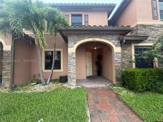 3515 W 89th Pl, Hialeah, FL 33018