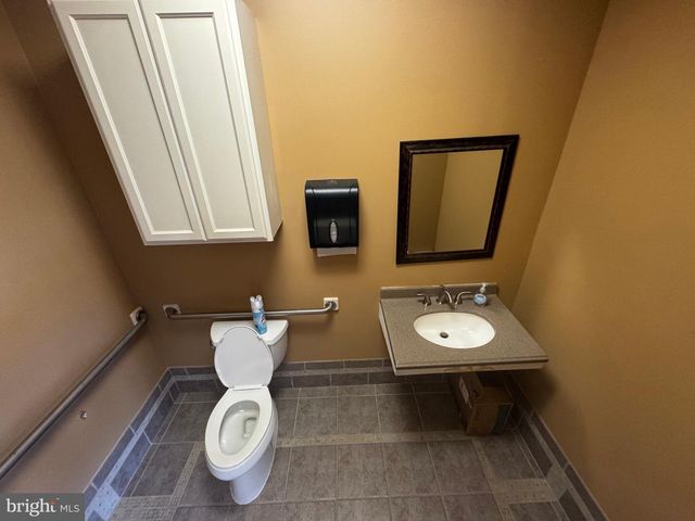 860 ROUTE 168, Turnersville, NJ 08012