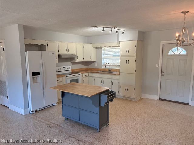 4018 Lakewood Road, Sebring, FL 33875