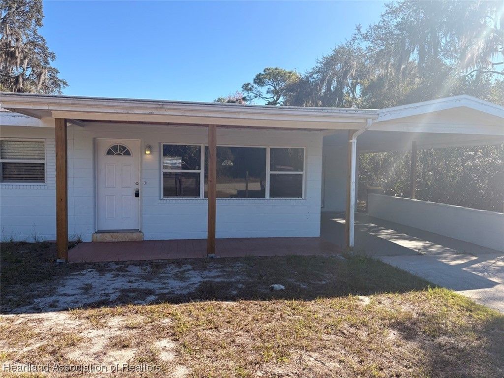 4018 Lakewood Road, Sebring, FL 33875