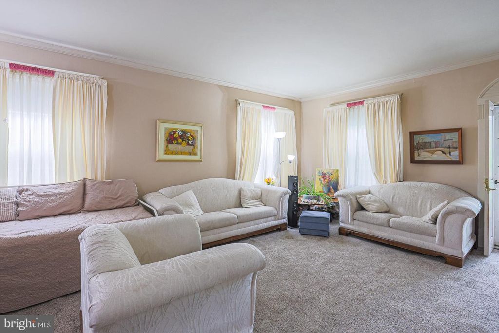 Image 11 of property listing at 6701 PARK HEIGHTS AVE #3C, Baltimore, MD 21215
