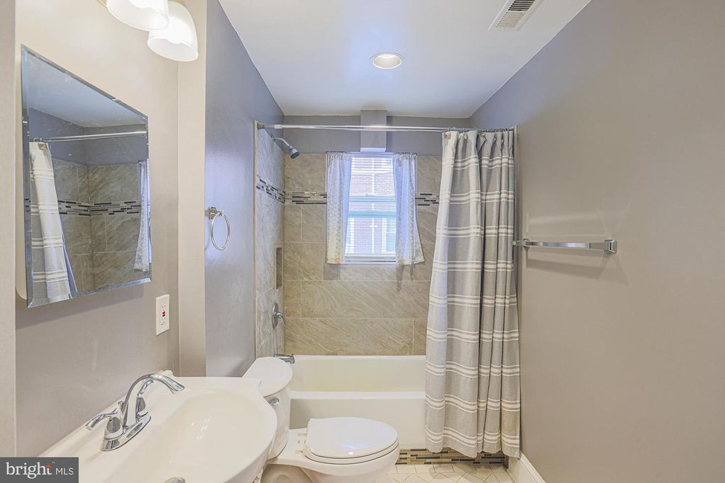 Image 21 of property listing at 6701 PARK HEIGHTS AVE #3C, Baltimore, MD 21215
