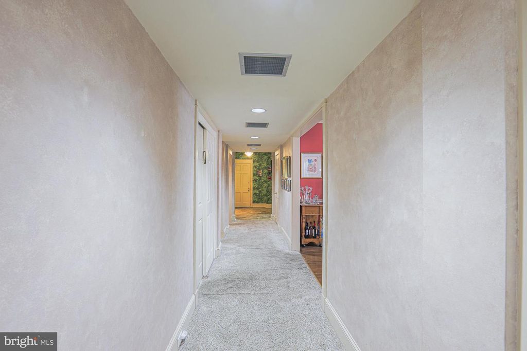 Image 23 of property listing at 6701 PARK HEIGHTS AVE #3C, Baltimore, MD 21215