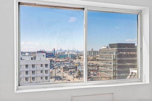 13616 31st Road 8B, Flushing, NY 11354