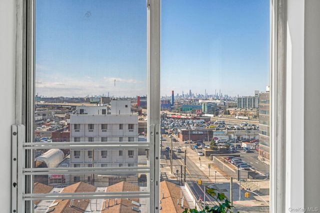 13616 31st Road 8B, Flushing, NY 11354