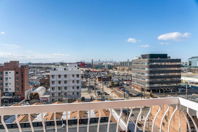 13616 31st Road 8B, Flushing, NY 11354