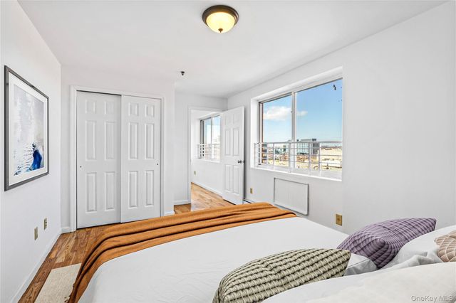 13616 31st Road 8B, Flushing, NY 11354