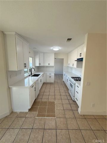 172 E Manchester, San Bernardino, CA 92408