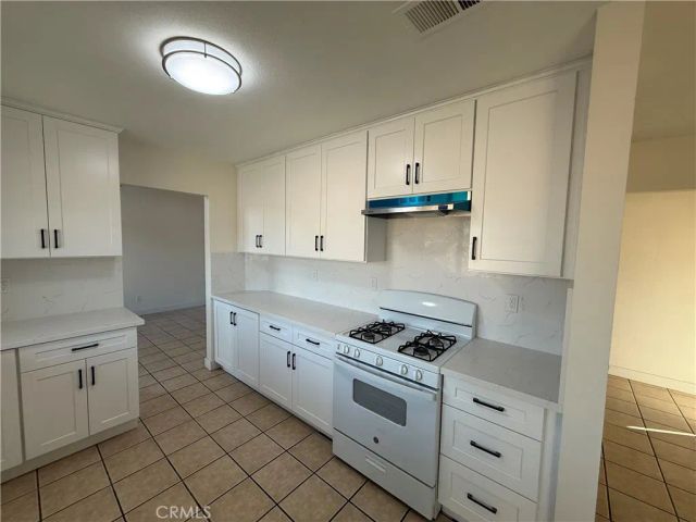 172 E Manchester, San Bernardino, CA 92408