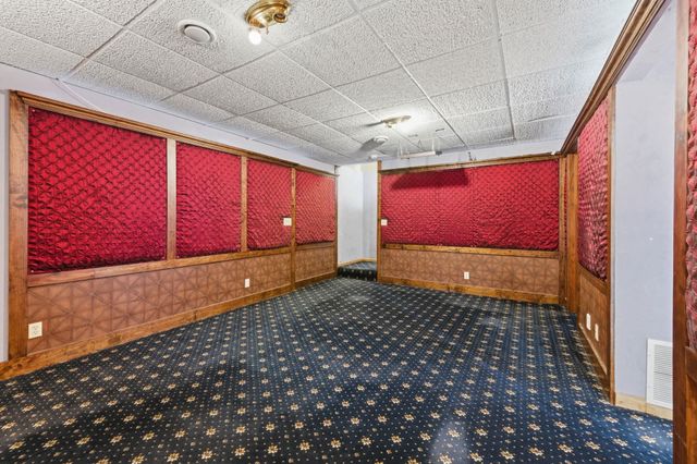 1814 S Goebel St, Wichita, KS 67207