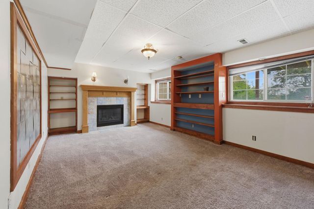 1814 S Goebel St, Wichita, KS 67207
