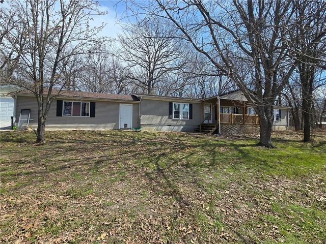 556 1291st Road, Clinton, MO 64735