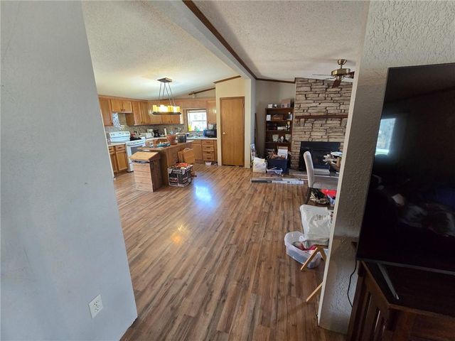 556 1291st Road, Clinton, MO 64735