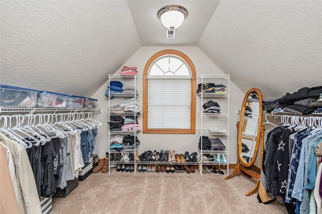 15236 Prairie Avenue, Urbandale, IA 50323