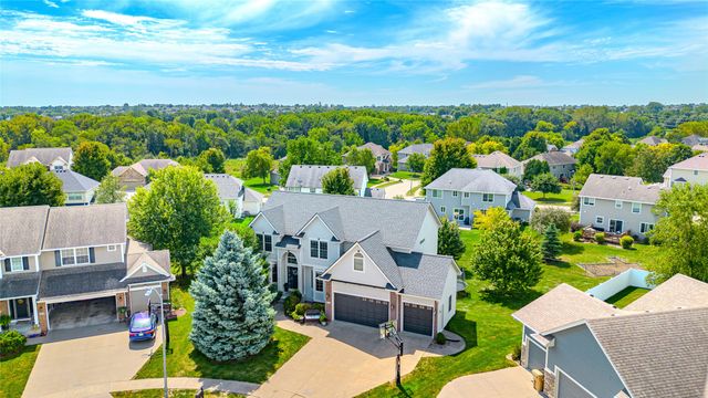 15236 Prairie Avenue, Urbandale, IA 50323