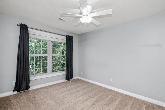15236 Prairie Avenue, Urbandale, IA 50323