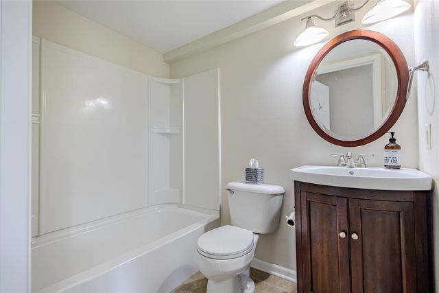 15236 Prairie Avenue, Urbandale, IA 50323