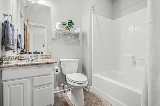 15236 Prairie Avenue, Urbandale, IA 50323