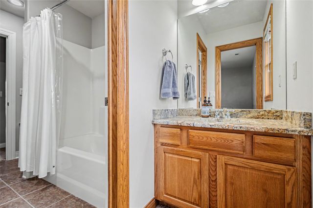 15236 Prairie Avenue, Urbandale, IA 50323
