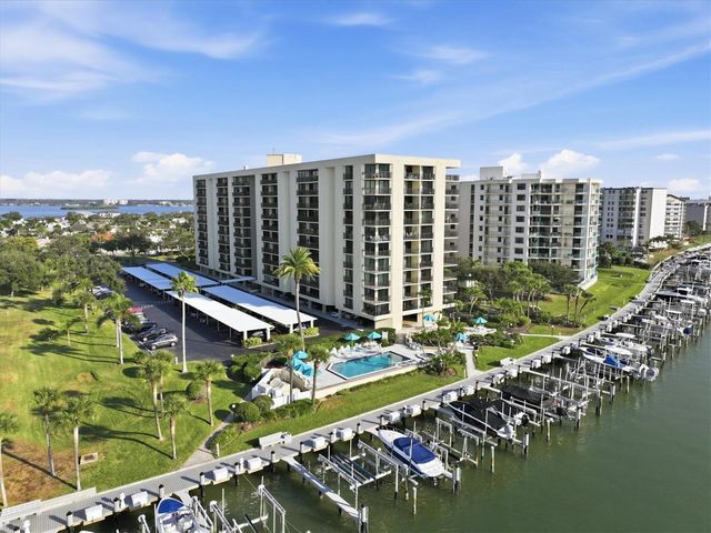 690 ISLAND WAY 810, Clearwater Beach, FL 33767
