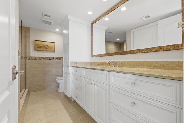 690 ISLAND WAY 810, Clearwater Beach, FL 33767