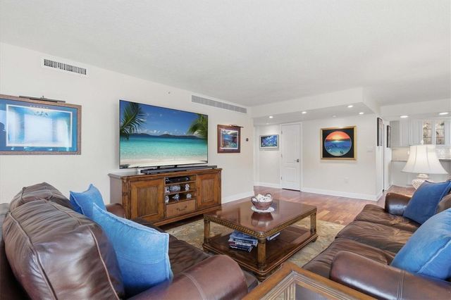 690 ISLAND WAY 810, Clearwater Beach, FL 33767