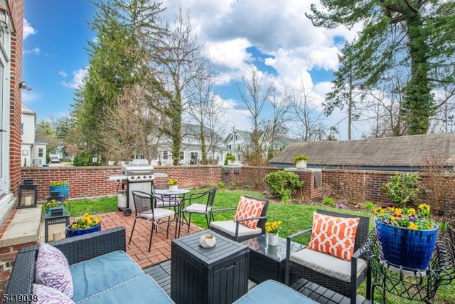 523 Trinity Pl, Westfield Town, NJ 07090