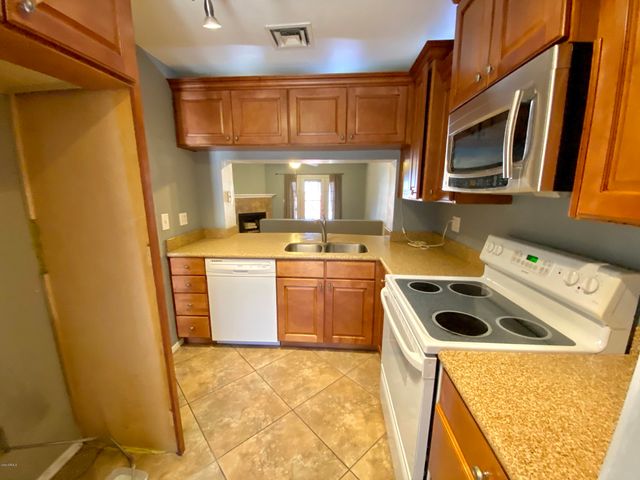 1961 N HARTFORD Street 1061, Chandler, AZ 85225