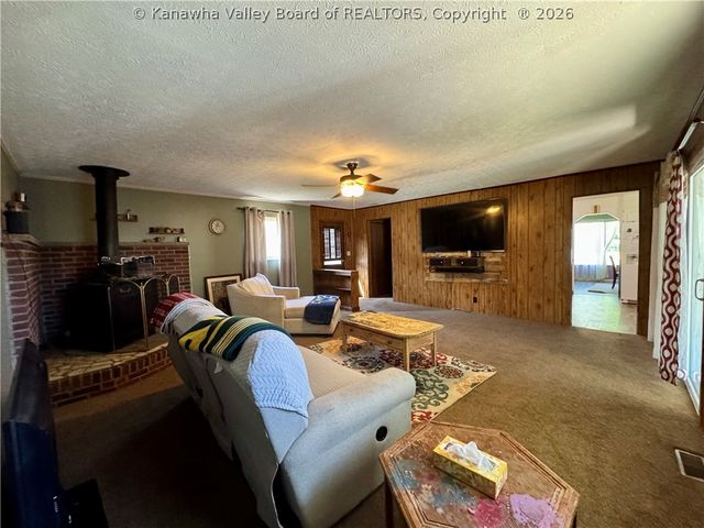 212 Monterey Drive, St Albans, WV 25177