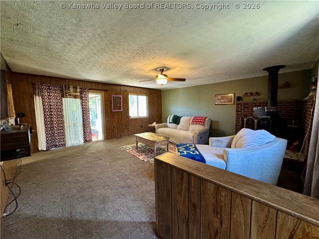 212 Monterey Drive, St Albans, WV 25177