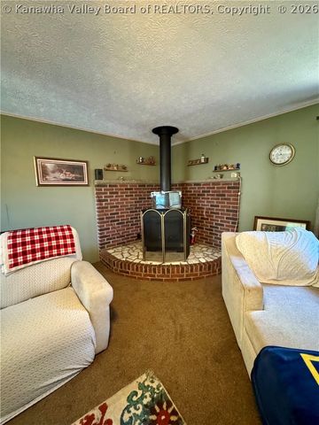 212 Monterey Drive, St Albans, WV 25177