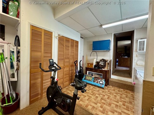 212 Monterey Drive, St Albans, WV 25177