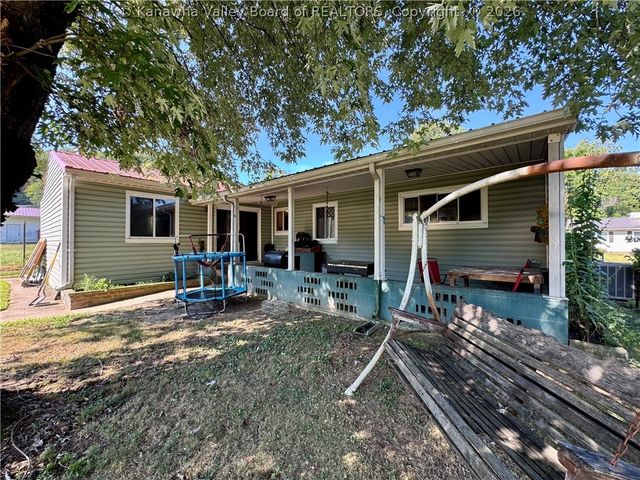 212 Monterey Drive, St Albans, WV 25177