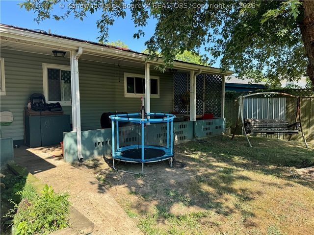 212 Monterey Drive, St Albans, WV 25177