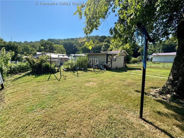 212 Monterey Drive, St Albans, WV 25177