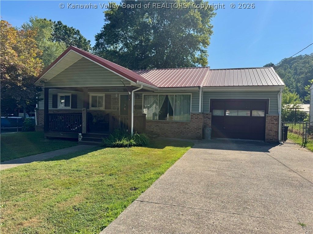 212 Monterey Drive, St Albans, WV 25177
