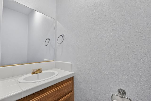 1401 Lawson Way, Valley Springs, CA 95252