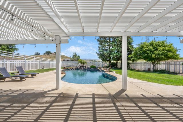 1401 Lawson Way, Valley Springs, CA 95252