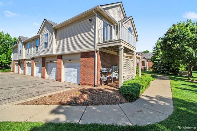 24211 Chesapeake Circle, Walled Lake, MI 48390