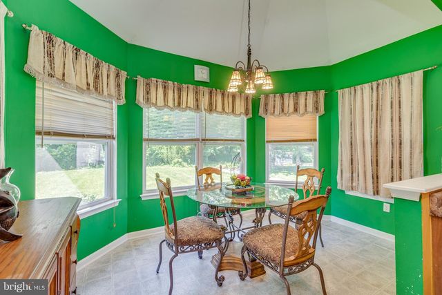 3 CHESTNUT AVE, Somerdale, NJ 08083