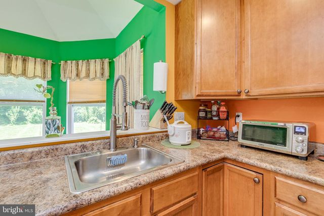 3 CHESTNUT AVE, Somerdale, NJ 08083