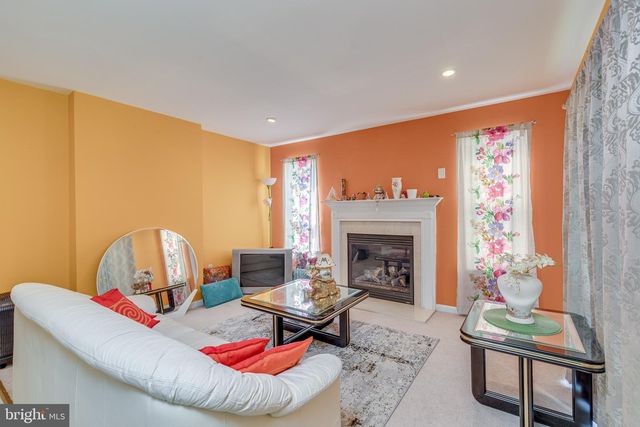3 CHESTNUT AVE, Somerdale, NJ 08083