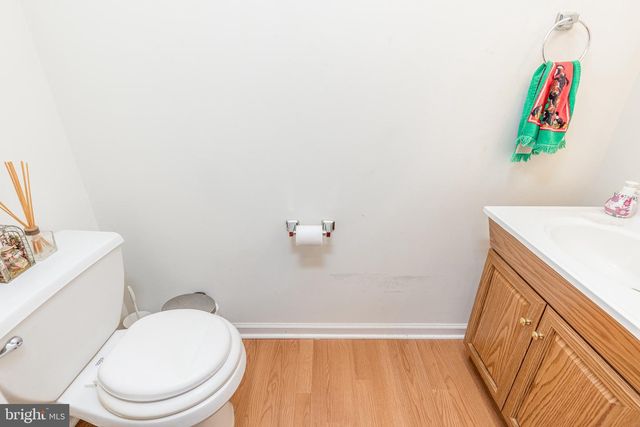 3 CHESTNUT AVE, Somerdale, NJ 08083