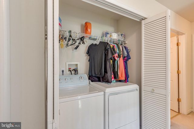 3 CHESTNUT AVE, Somerdale, NJ 08083